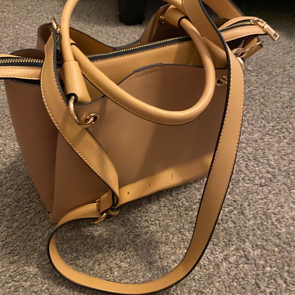 Target Handbag - Picture 2 of 4